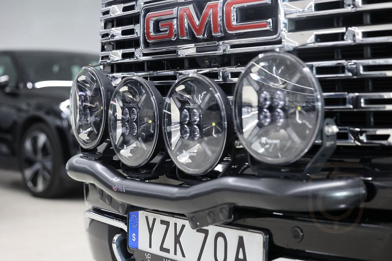 GMC Sierra Denali Reserve 3.0L Duramax QPax Decked