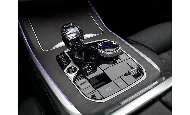 BMW X7 M50i