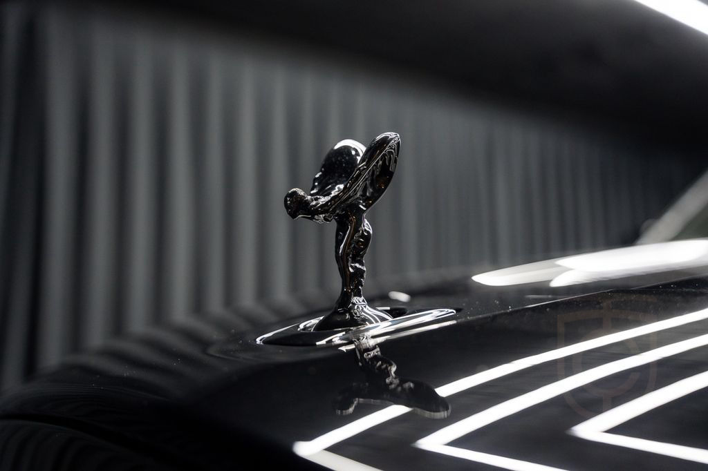 Rolls-Royce Cullinan Black Badge 4Seats Starlight 2025 FULL