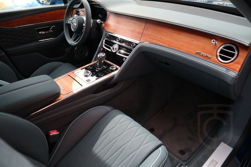 Bentley Flying Spur Azure Hybrid *NAIM*RSE*TV*