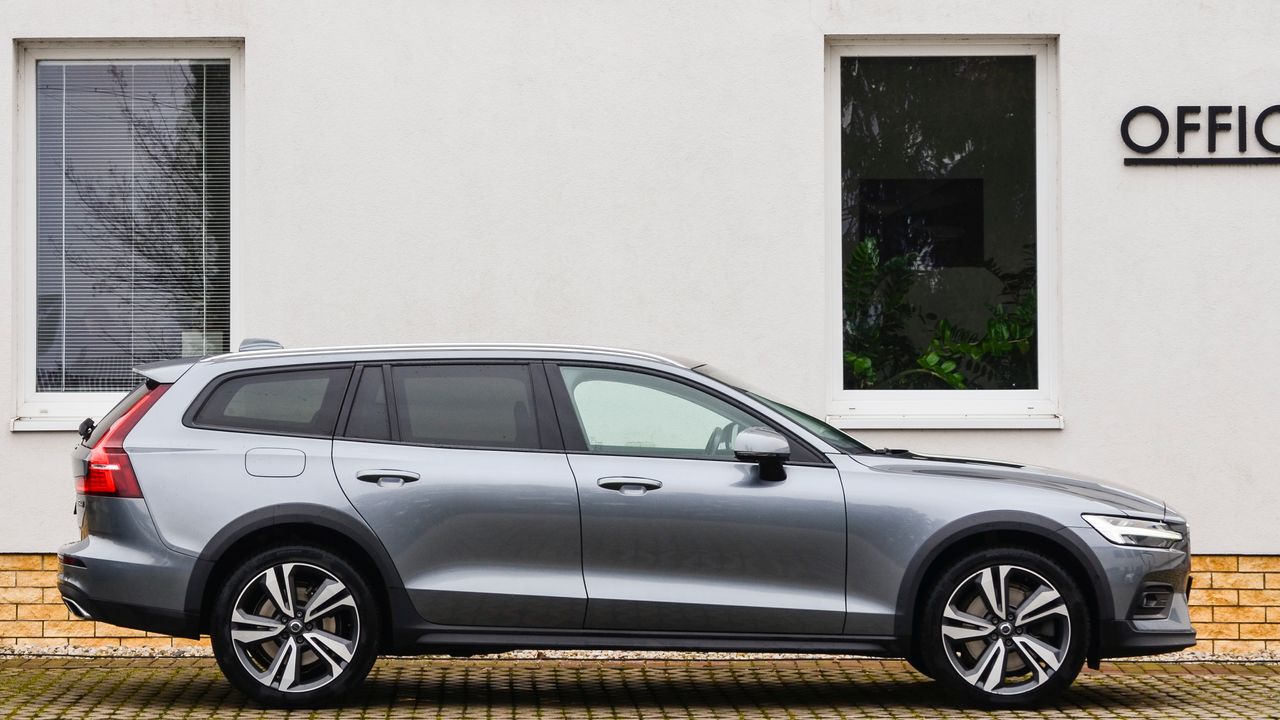 Volvo V60 CC B4 AWD Momentum
