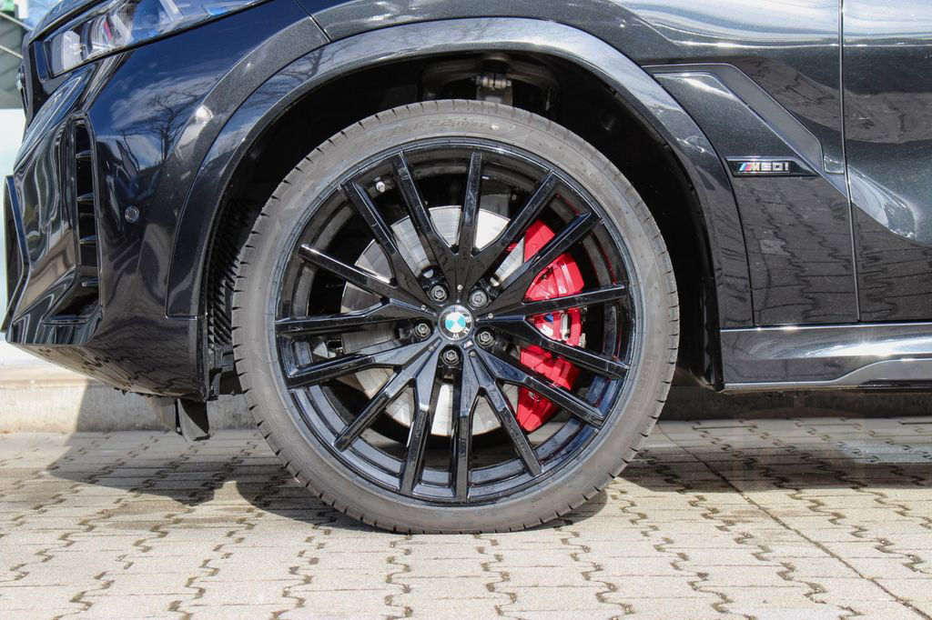 BMW X6 M60 i xDrive / STANDHEIZUNG / B&W / TRAVEL