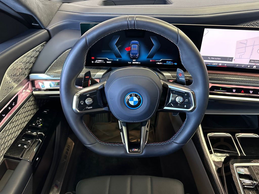 BMW M760e xDrive*Kristall*B&W*Fond-TV*PanoSkyL*360°*