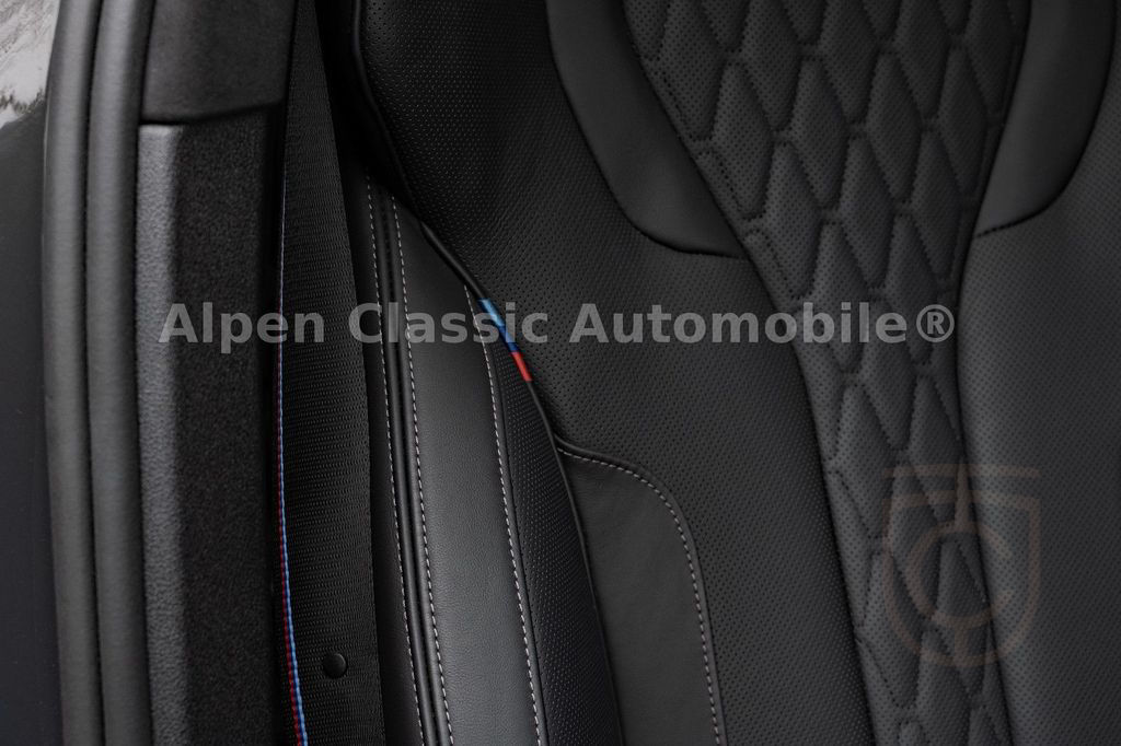 BMW X6 M60 i xDrive B&W, HUD, PANO, AHK, Massage