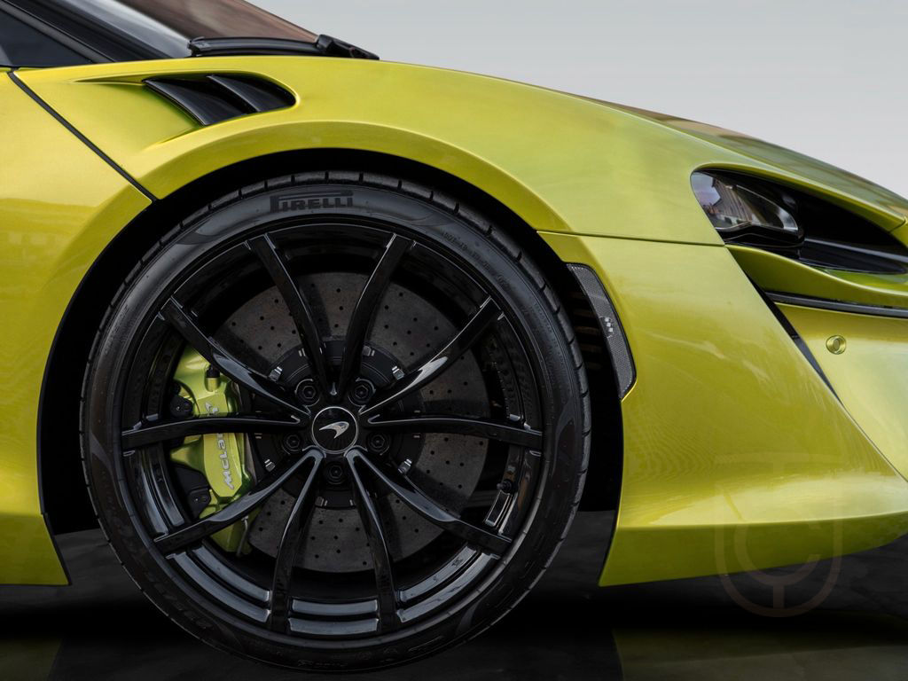 McLaren Artura - Vision | Carbon | Sports Exhaust
