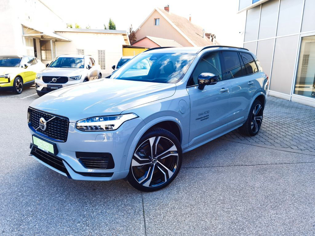 Volvo XC 90 Ultimate Dark Recharge Plug-In Hybrid AWD