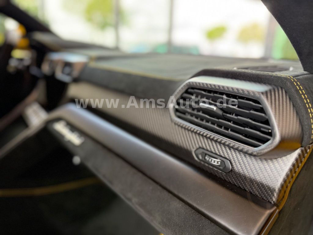 Lamborghini Urus Performante Full Carbon Pano B&O Prod.2025