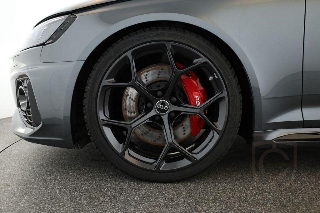 Audi RS4 Avant competition+ Matrix Pano Nav BangO Kam