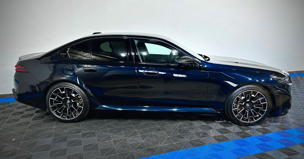 BMW M5 / Ultimate Paket/Keramik Brake/Carbon/stock