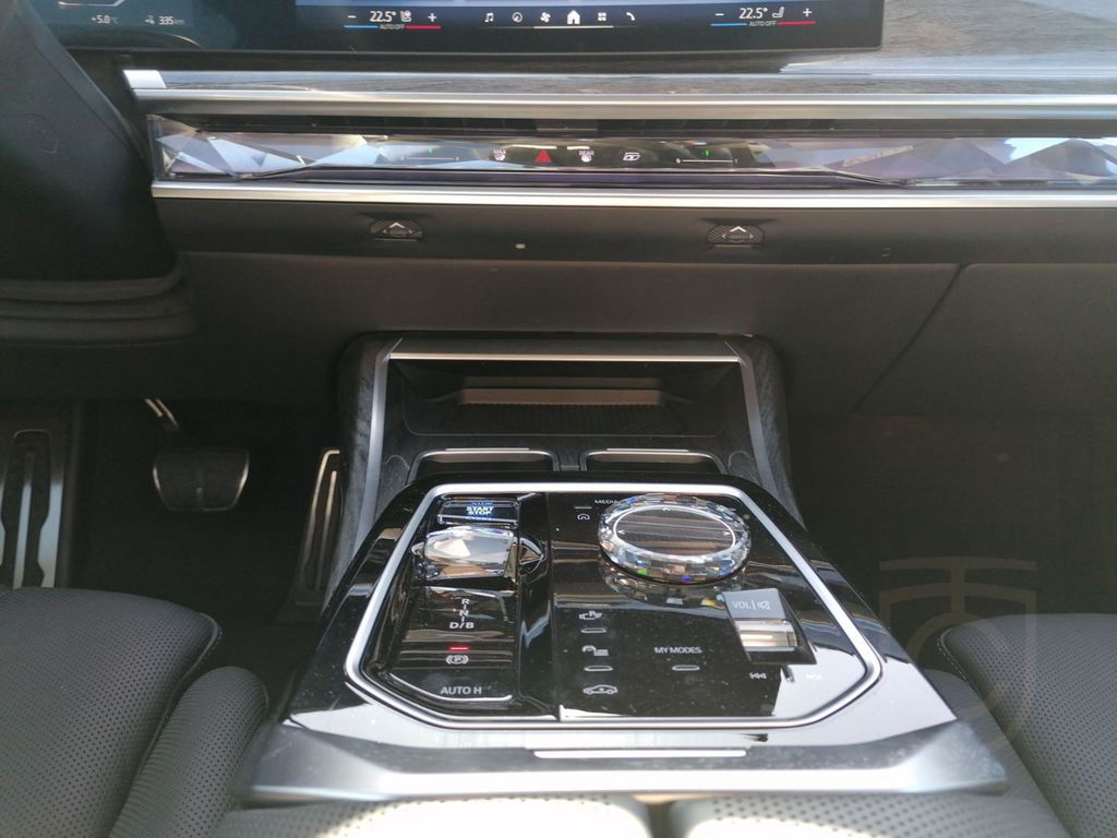 BMW i7 xDrive60 M Sport LED HuD Standhzg NAVI KAMERA