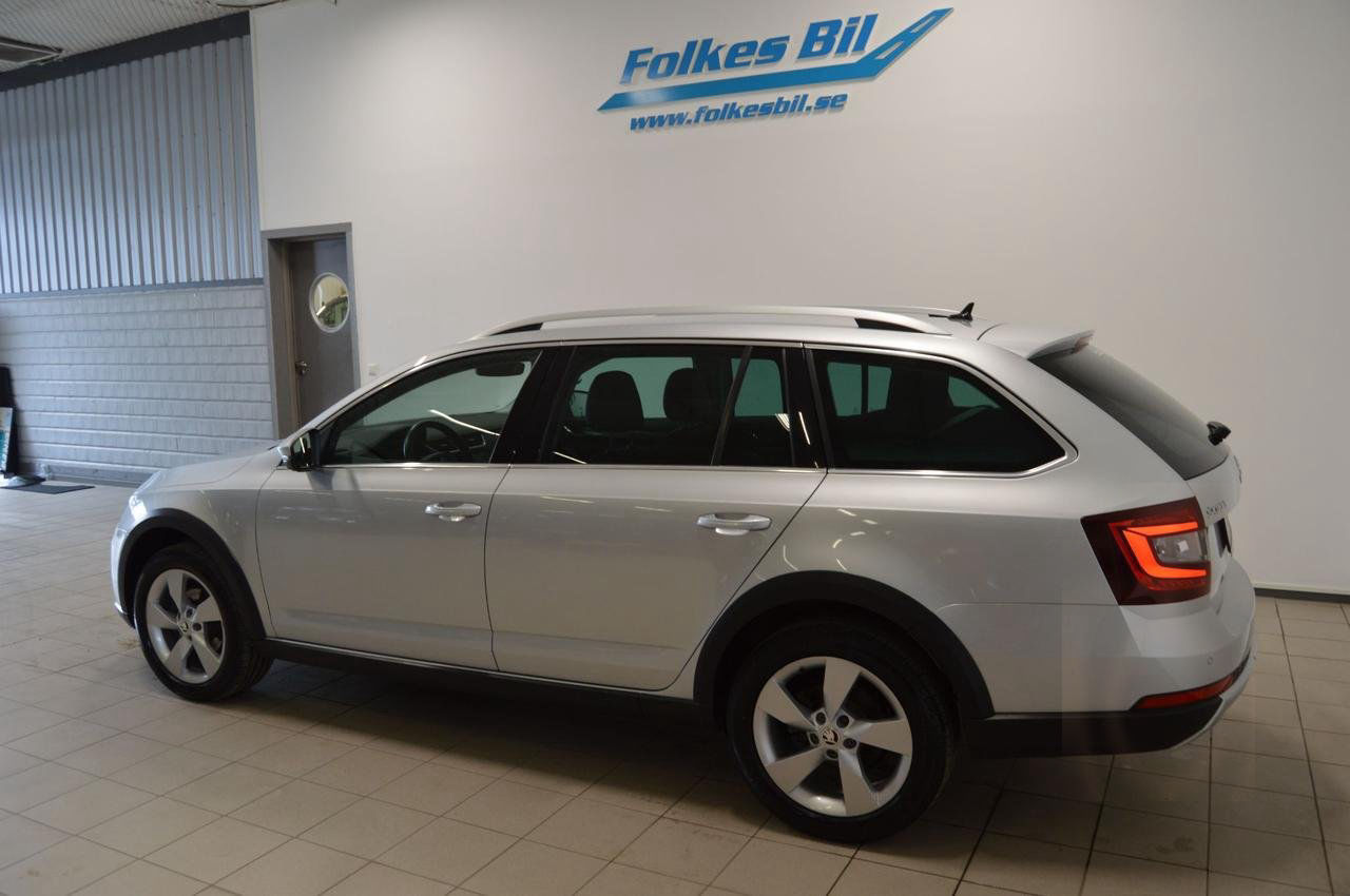 Skoda Octavia Scout TDI 150 DSG 4x4 Premium