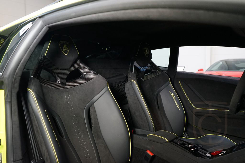 Lamborghini Huracán Sterrato*Ad-PERS*63*MATT*300.826€ NETTO