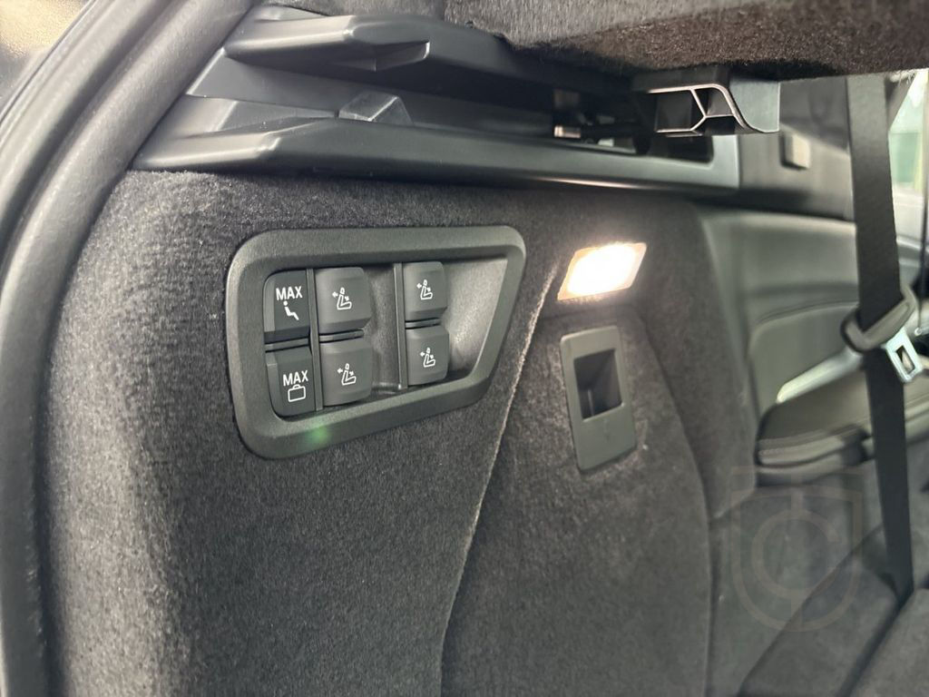 BMW X7 xDrive 40d MSport PRO 6-SITZE+PANO SKY+AHK+H&