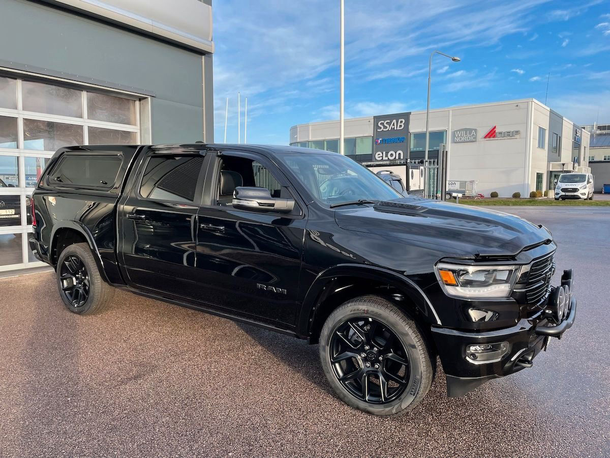 Dodge RAM 1500 Laramie Work Night Edition