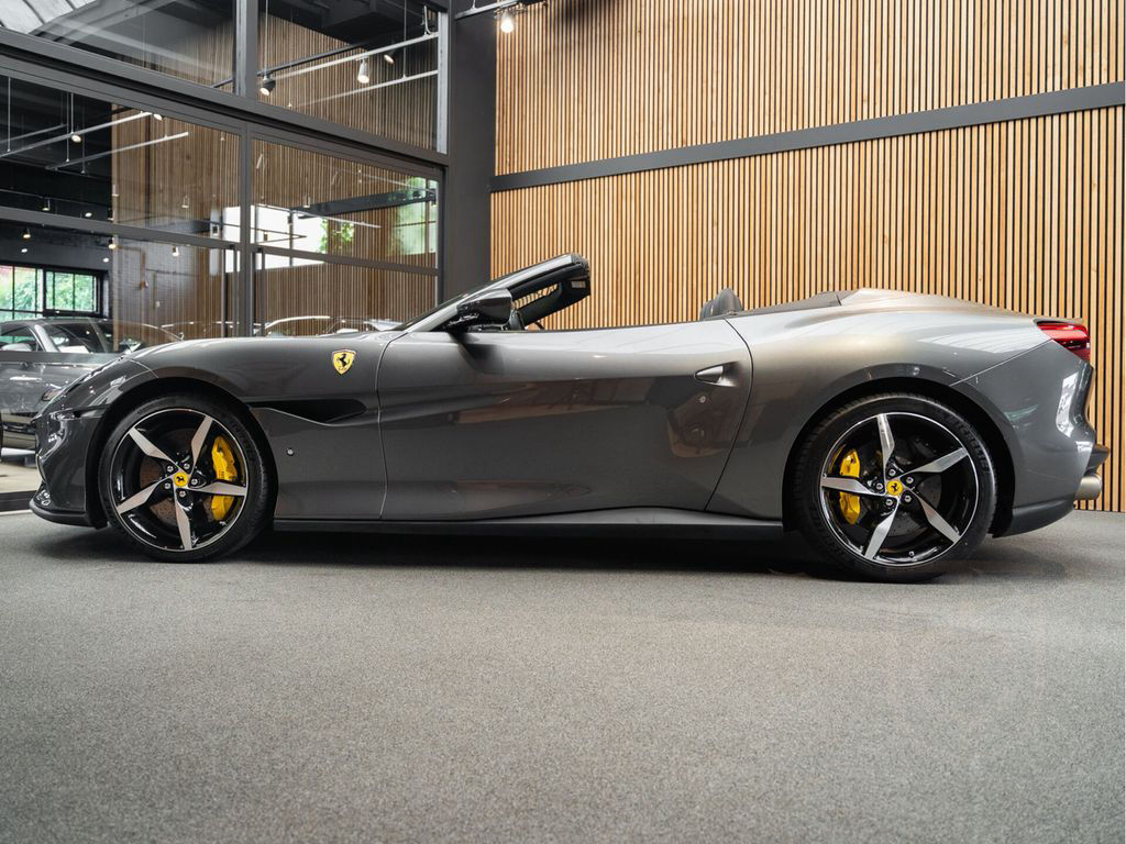Ferrari Portofino M V8 HELE Carbon Daytona Seats 3.9 Por