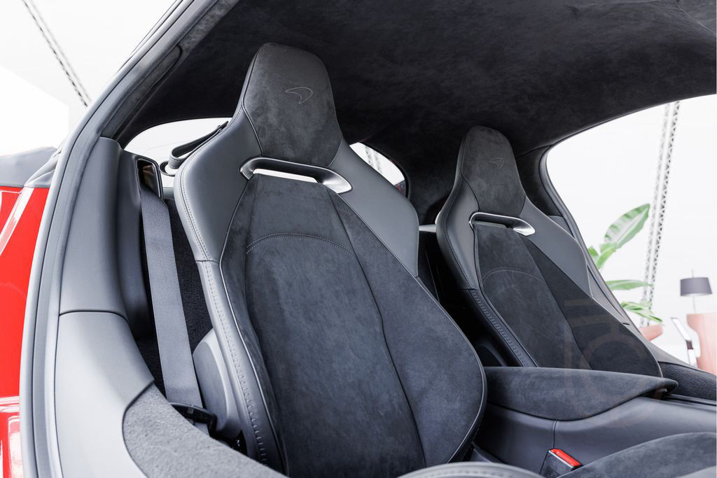 McLaren Artura 3.0 V6 Plug-in | Performance | Black Pack