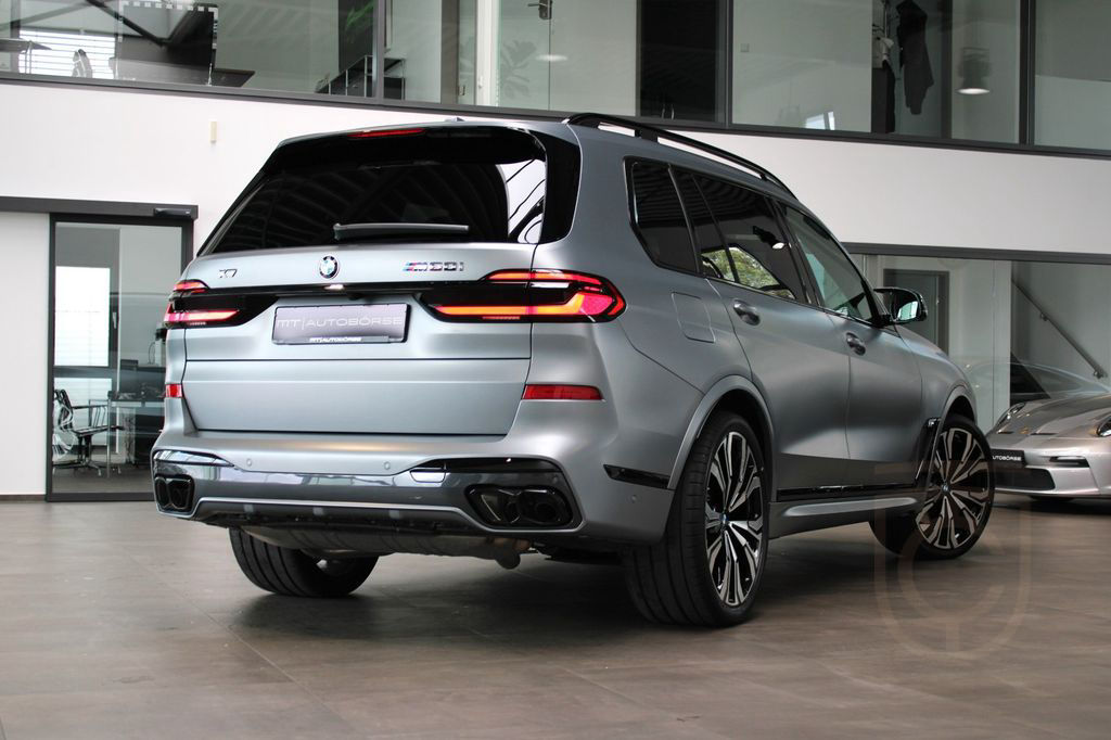 BMW X7 M60i M SPORT PAKET PRO/SKY-LOUNGE/FROZEN GREY