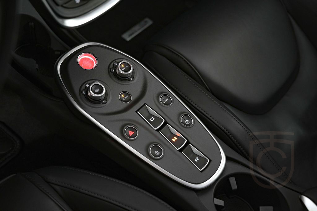 McLaren GT | Premium | Panoramic | B&W | Lift | VAT