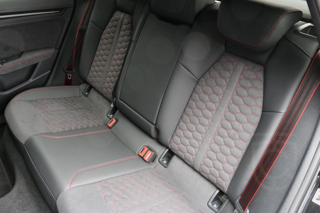 Audi RS3 Sportback/Pano/Matrix/Sportabg/Sonos/Schale
