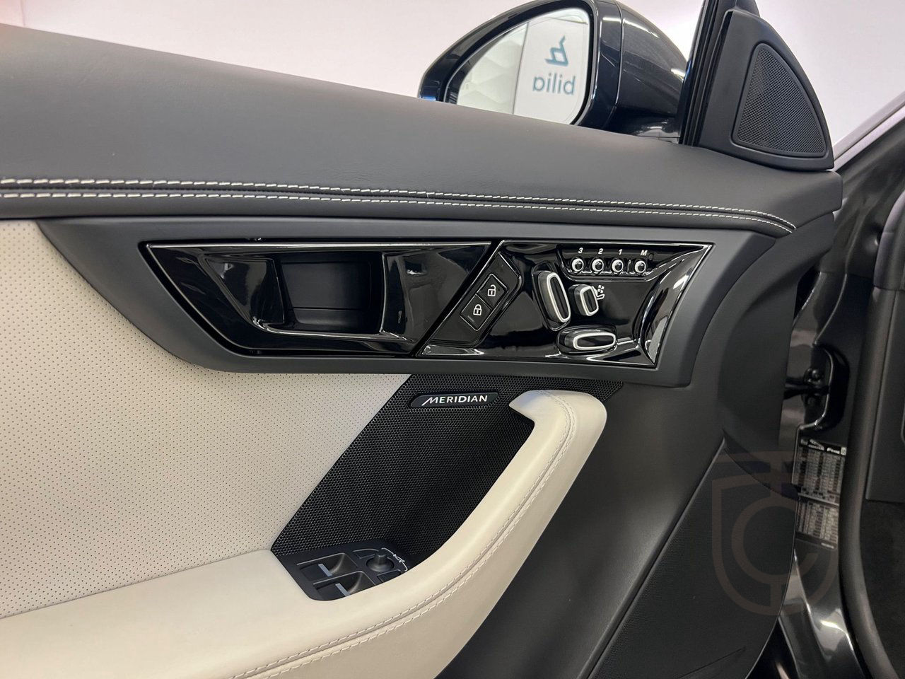 Jaguar F-Type P450 AWD Cabriolet R-Dynamic