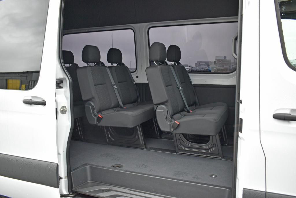 Mercedes-Benz Sprinter 319 Tourer 4x4 LED*Cam*Navi*Distronic