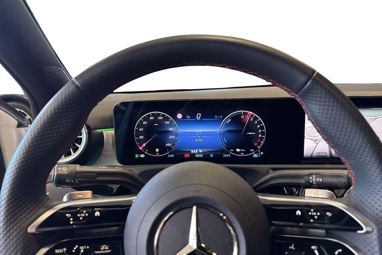 Mercedes-Benz A 250 e Sedan, AMG Line, Panelbelysning, Knigh
