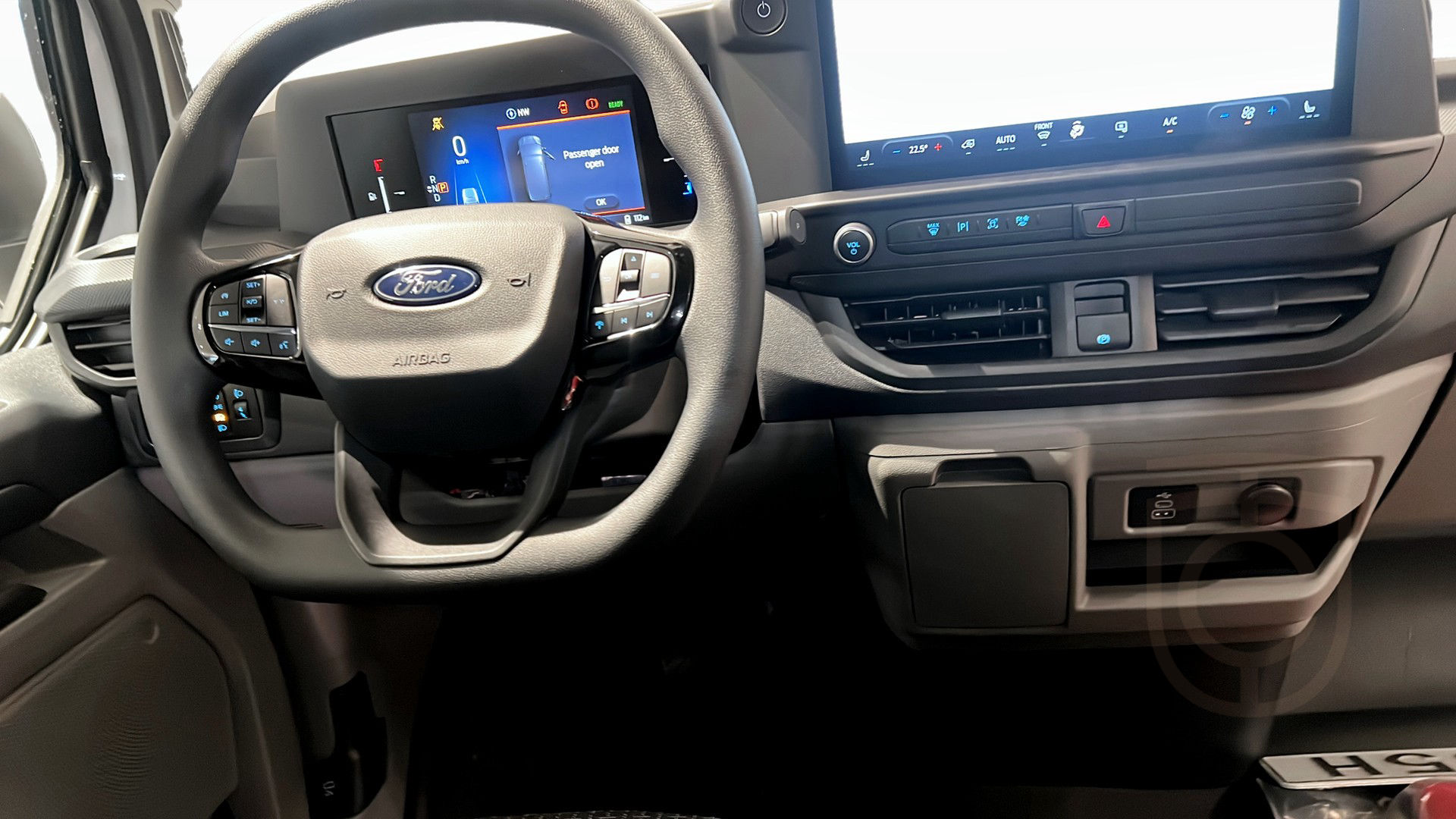 Ford E-Transit Custom 320