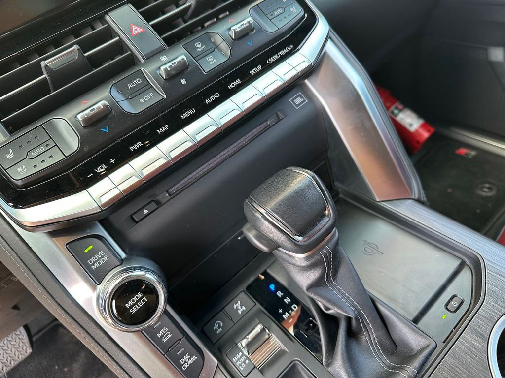 Toyota LAND CRUISER 300 4x4, COMBI VIN 466