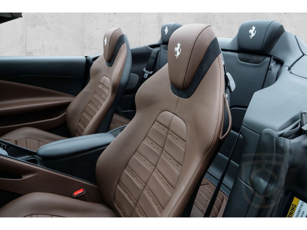 Ferrari Roma Spider *Carbon+LED*MagneRide*JBL*360°*