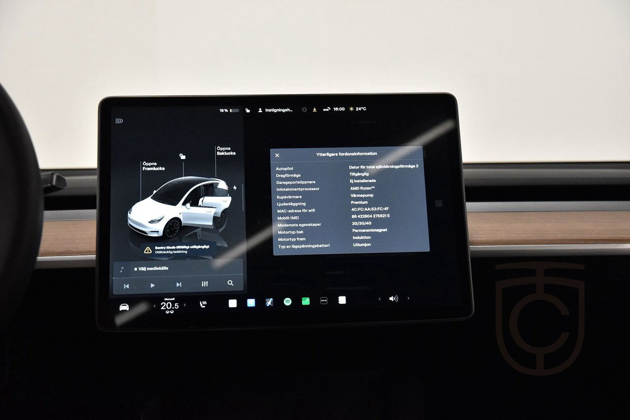 Tesla Model Y Performance AWD Pano