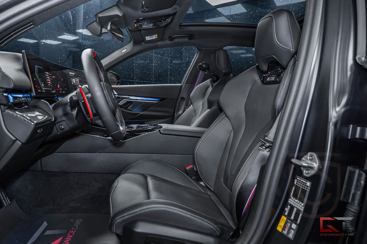 BMW M5 G90