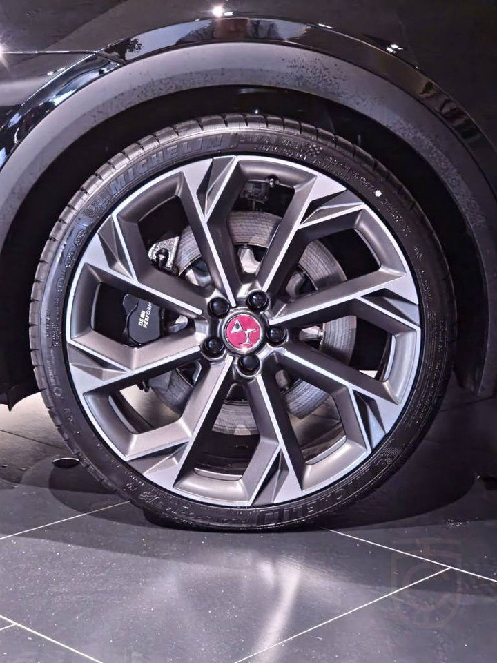 DS 7 Crossback E-Tense Performance Line+