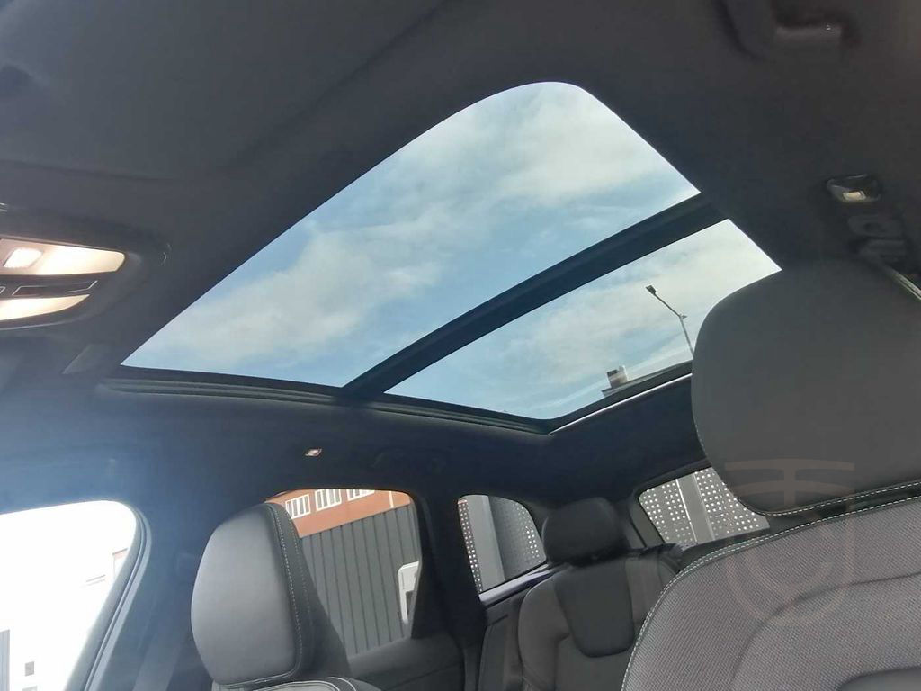 Volvo XC60 T6 AWD Plus Black Edition Recharge