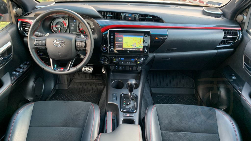 Toyota Hilux2.8 D-4D 4X4 DOUBLE GR SPORT, NET. EXPORT