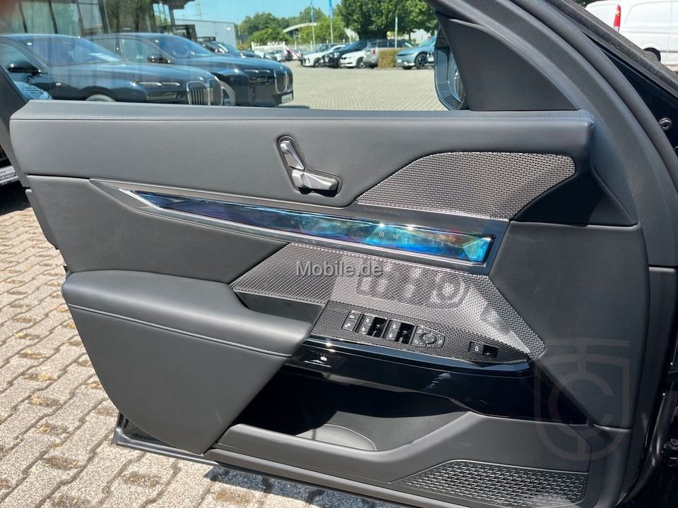 BMW 750e xDrive M Sport 21" Executive Lounge Massage
