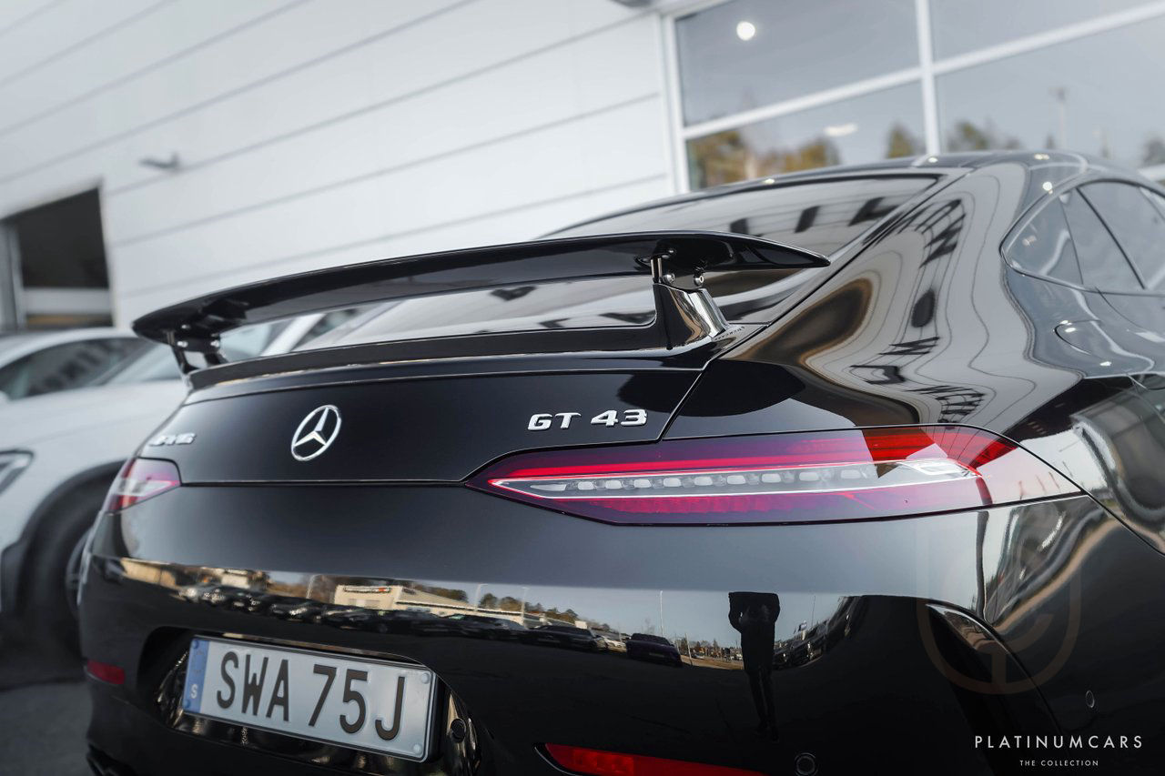 Mercedes-Benz AMG GT 4 43 AMG 4M+