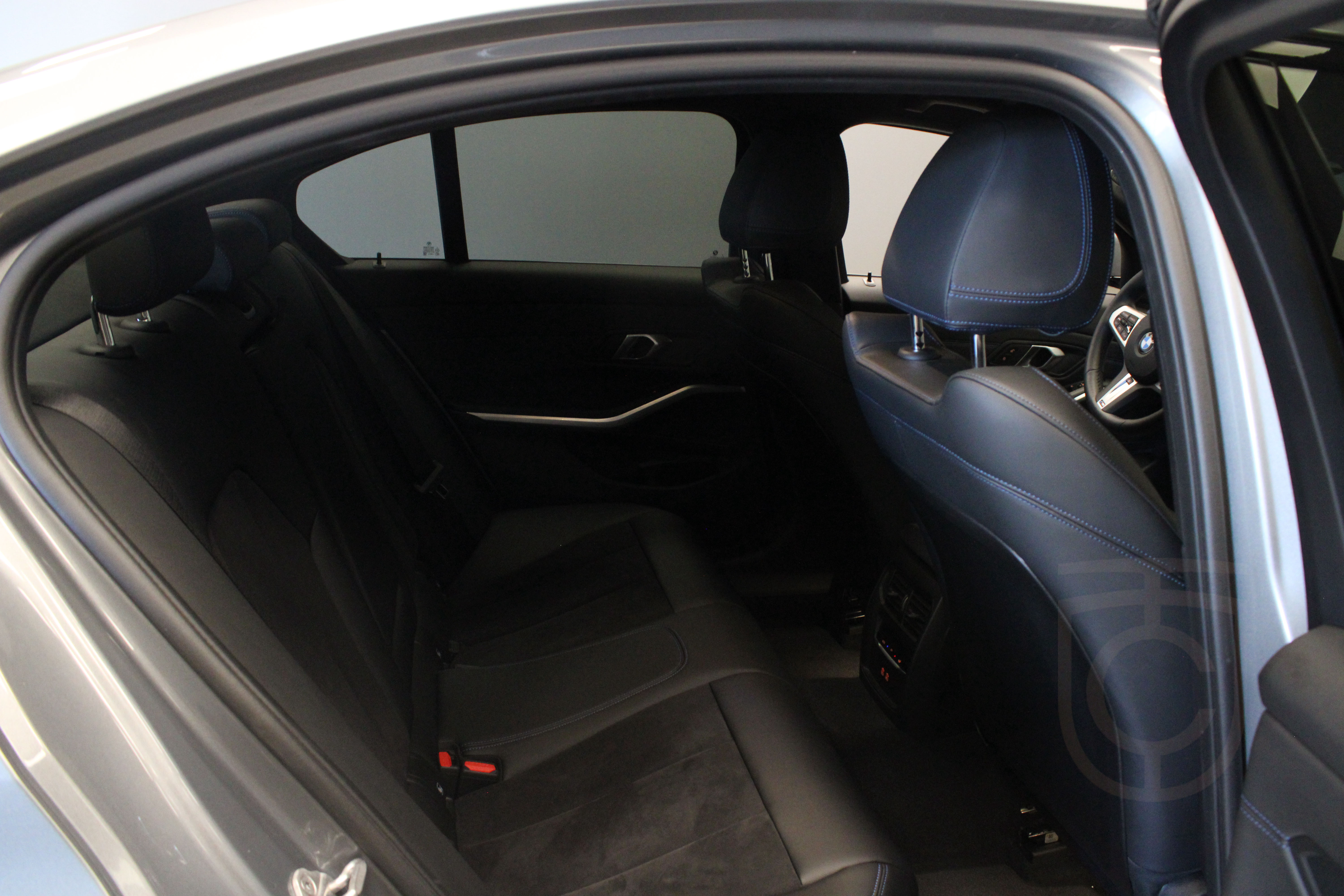 BMW 320i xDrive Sedan