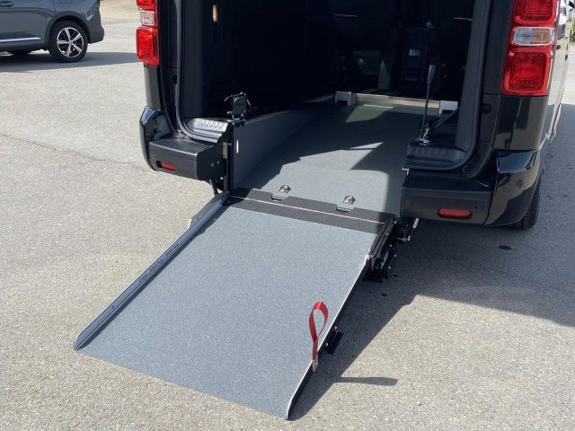 Peugeot Traveller L3 Allure 2.0 BlueHDi 180 EAT8 Navi