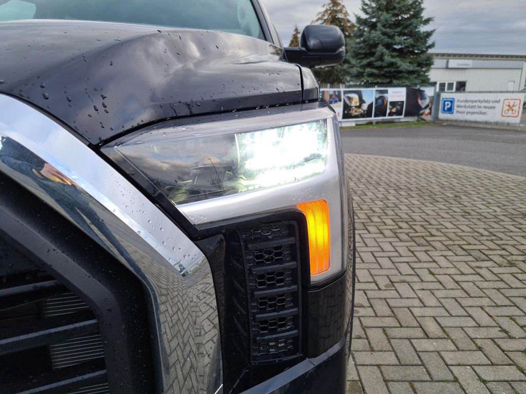 Toyota Tundra SR5 4x4 3.5 Bi-Turbo 389PS 10-G Aut. +TRD