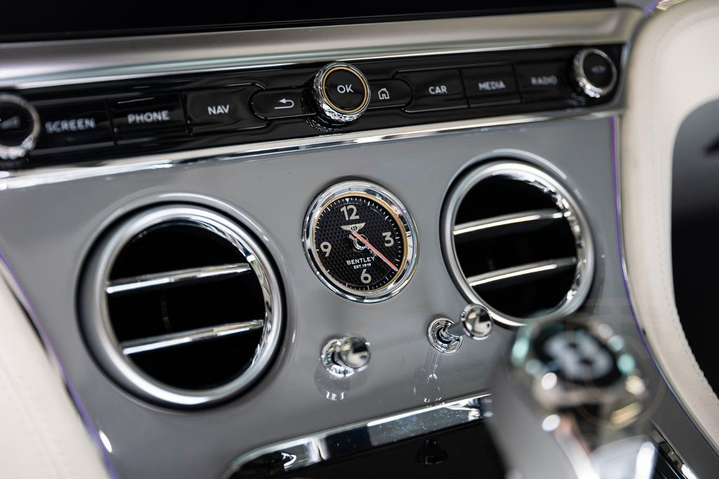 Bentley Continental GT Azure - Naim, Blackline spec.