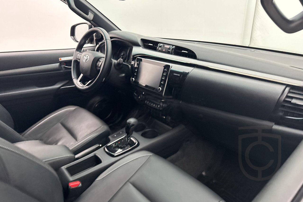 Toyota Hilux Extra Cab Invincible 2.8 4WD