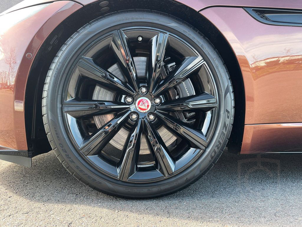 Jaguar F-Type P575 R V8 Coupe Spiced Copper Edition