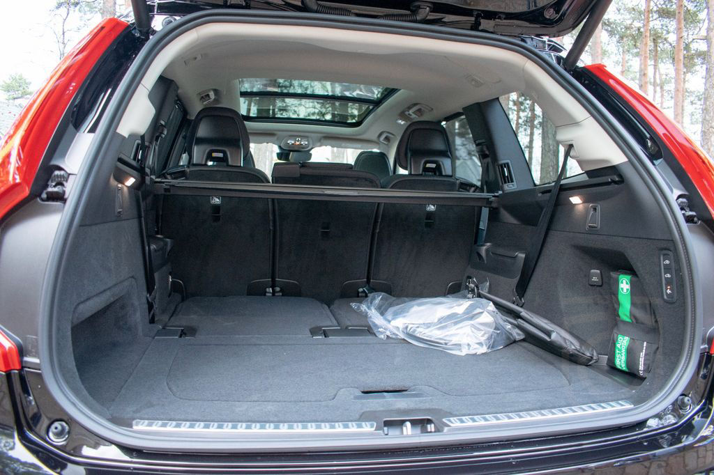 Volvo XC90 T8 B&W ULTRA DARK MASSAGE 4C STNDHZ ANHKP 7