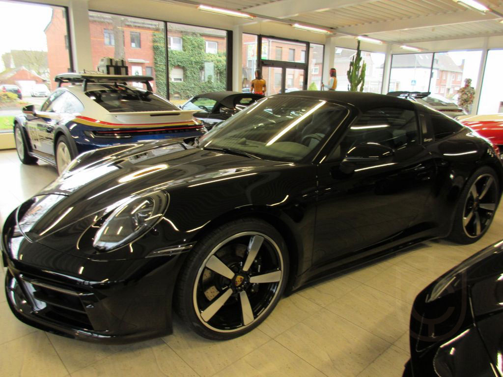 Porsche 911/992 Targa 4S Heritage-Sport-Design,Matrix,