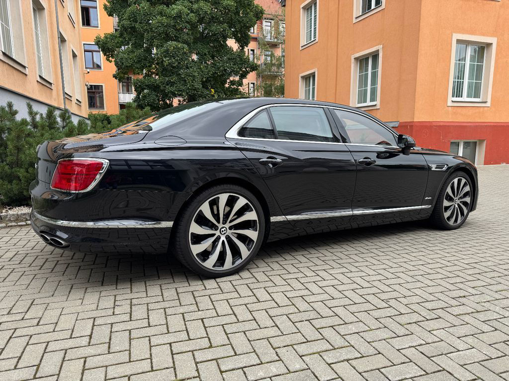 Bentley Flying Spur V8 Mulliner/Rotating/RearTV/DynamicR