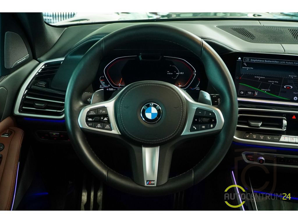 BMW X5 40d M Sport 7-Sitzer Luft Pano Memo HK AHK