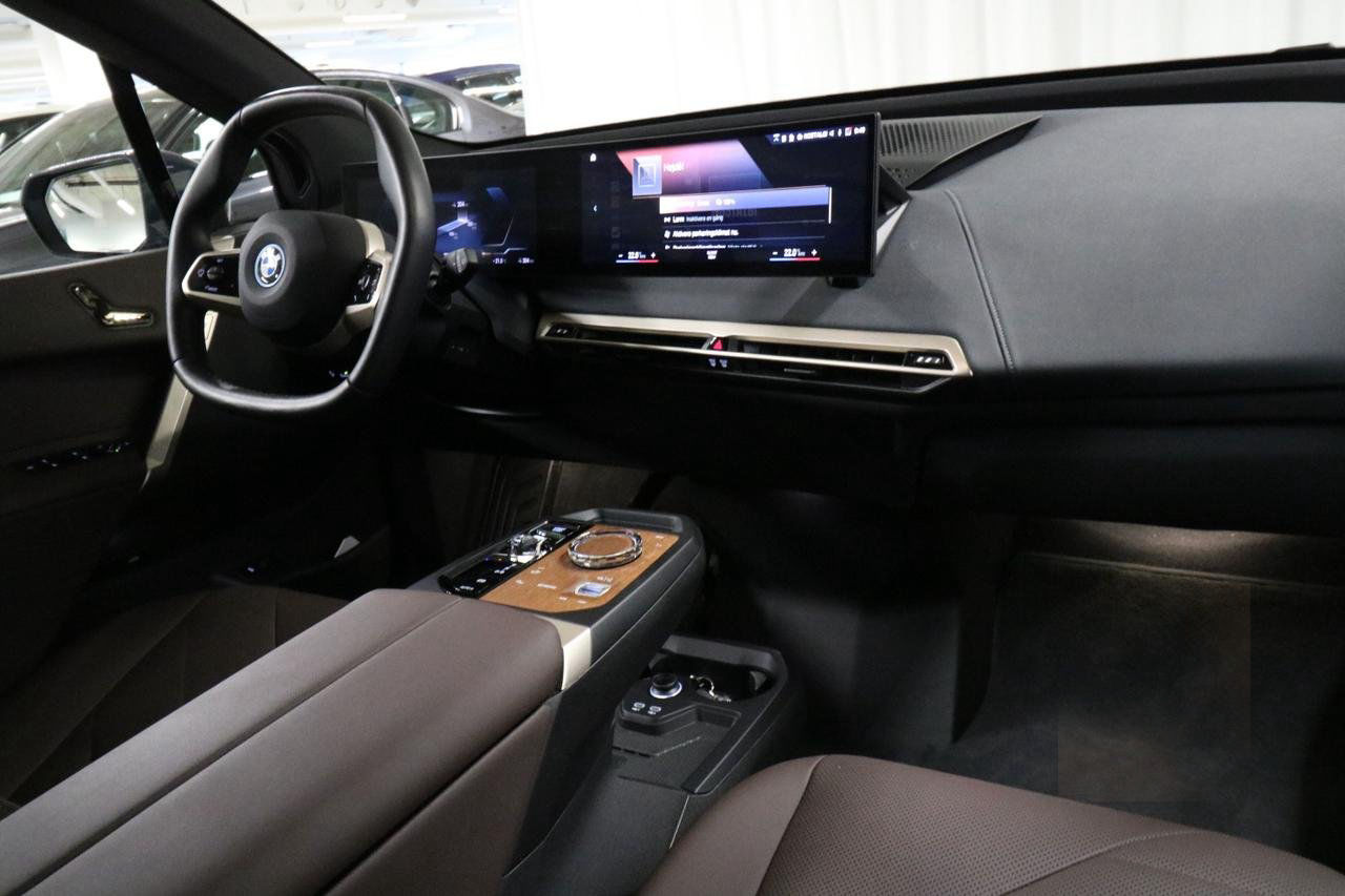 BMW iX xDrive40 Sport line, BMW Laser H