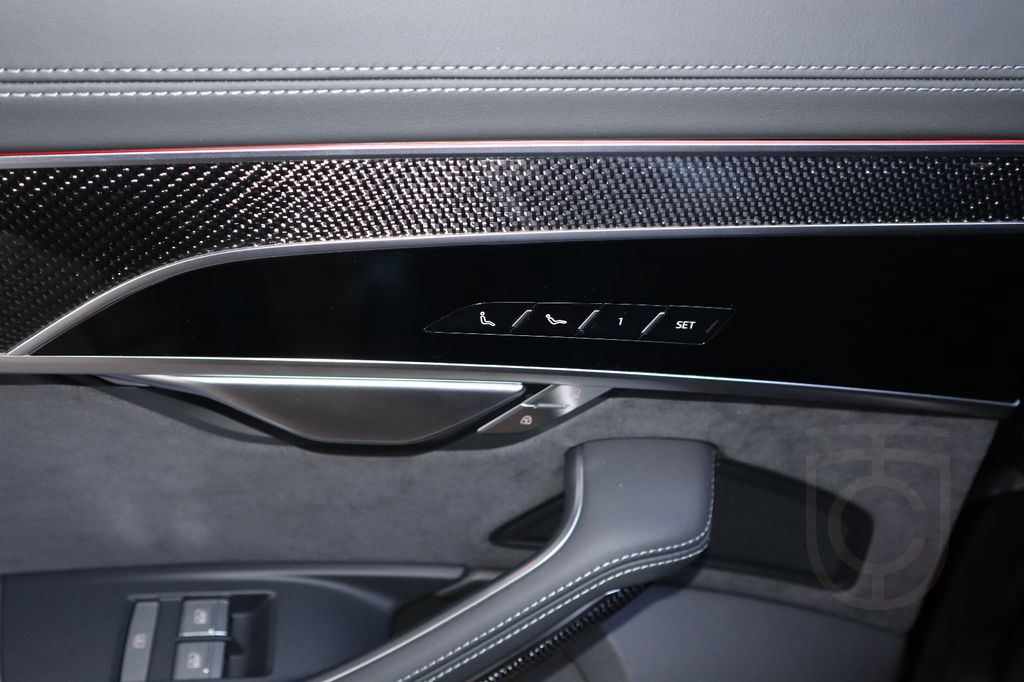 Audi A8 60 TFSI e 2x S-Line/BLACK-PAKET/CARBON/TV/B&O