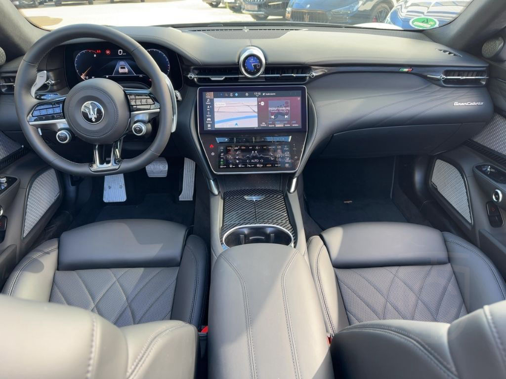 Maserati GranCabrio Modena MY25 AWD V6 BLACK