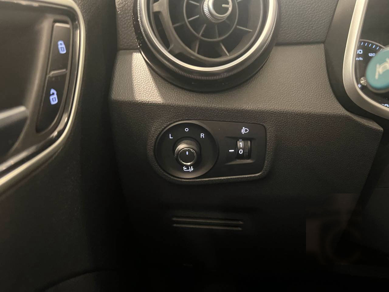 MG ZS EV LHD